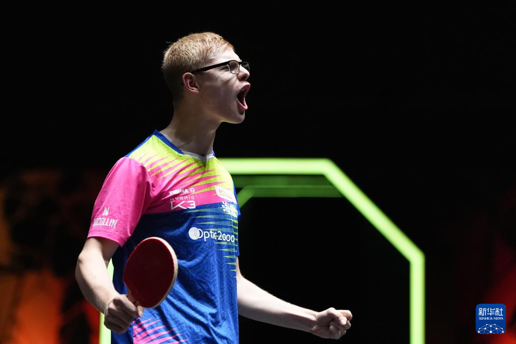 英格兰联赛杯：诺丁汉森林0比3 惨败曼彻斯特联队