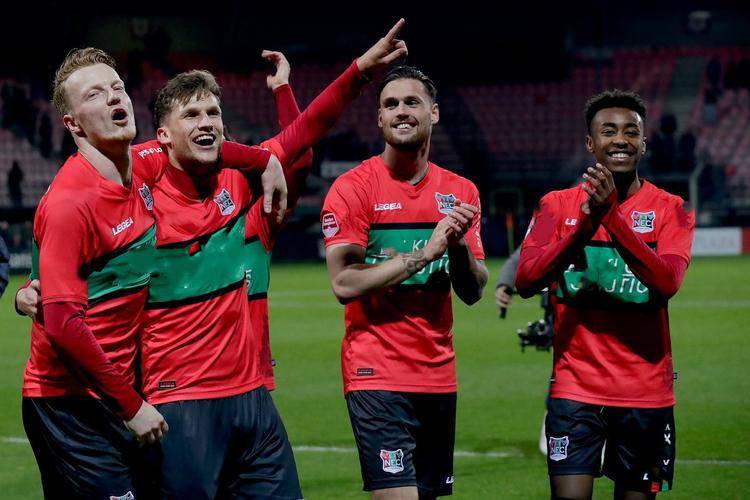 为退役做准备？库里出任母校校队总经理，三大壮举闪耀NCAA.