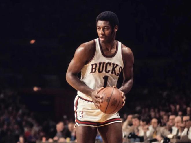 德天空:曼城与法兰克福关于马尔穆什分歧不大 曼城报价已接近8000万欧元