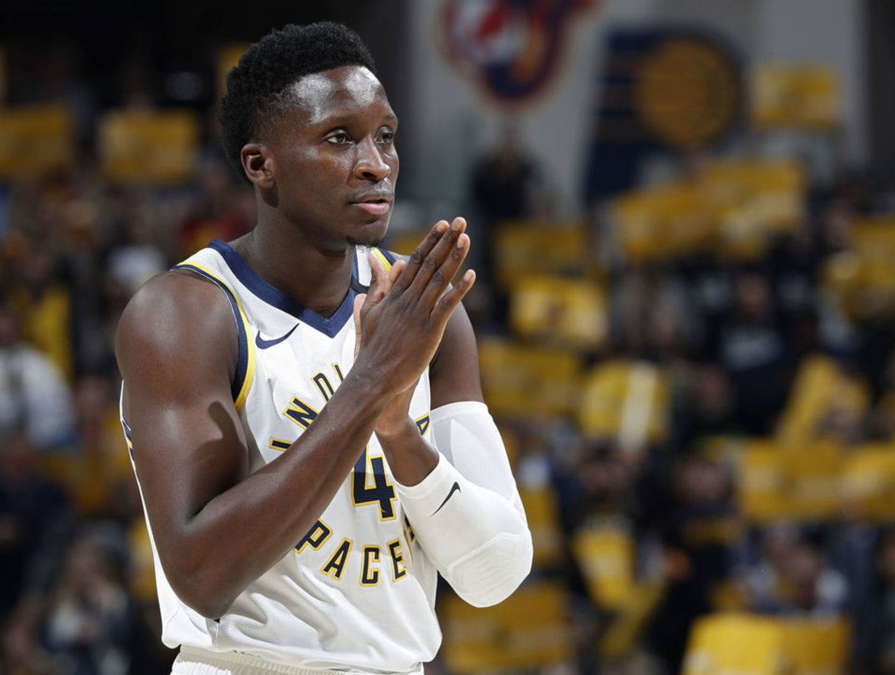 埃斯托利尔赛萨芬遭逆转孟菲尔斯马苏同出局