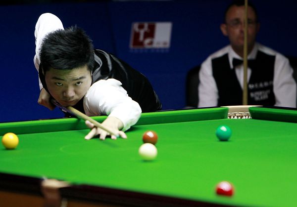 盧:哈登和鮑威爾防守就像魚上樹 範甘迪才是真正的防守導師.